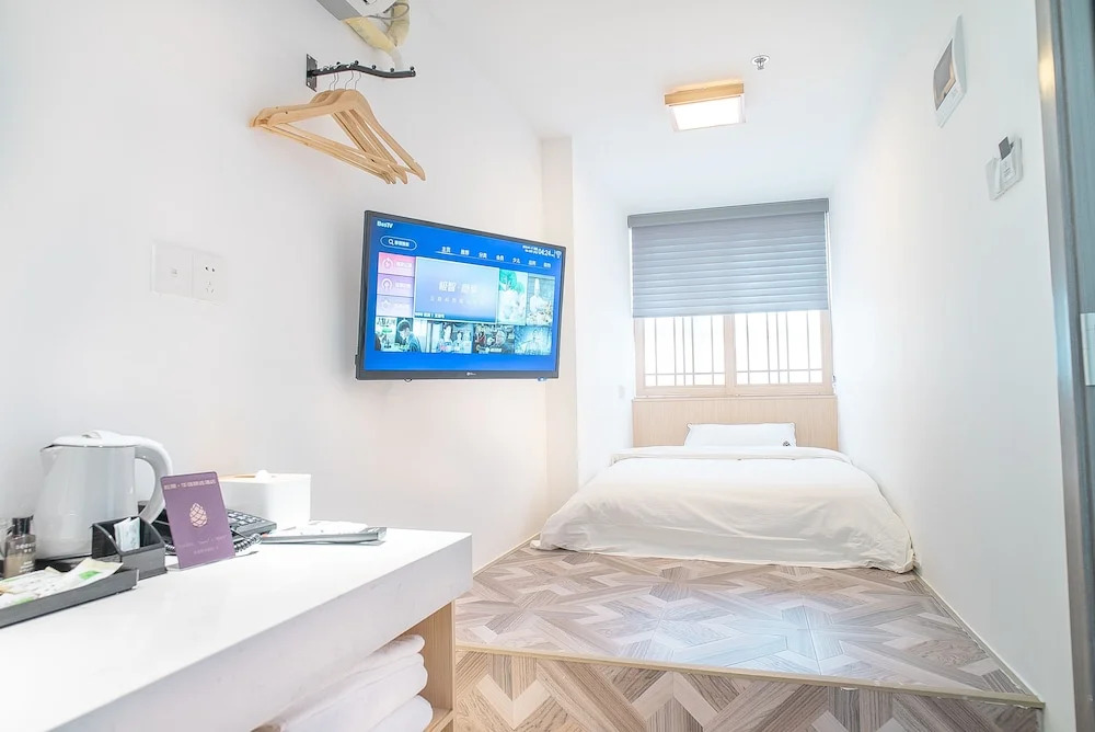 Guangzhou Pinecone & Huayi Select Hotel