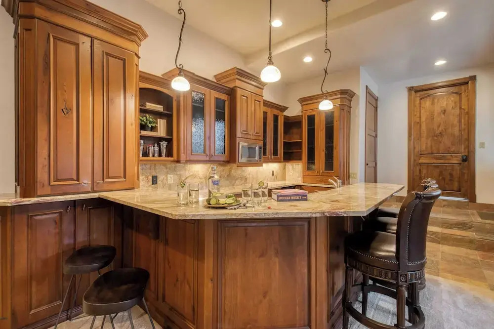 High Meadow by Avantstay Alpine Views w/ Indoor Pool, Hot Tub & Open Floor Plan