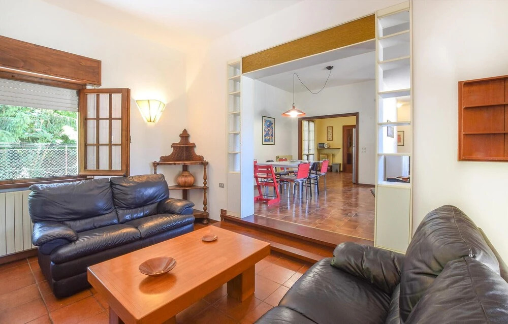 Gorgeous Home In Camaiore With Wifi