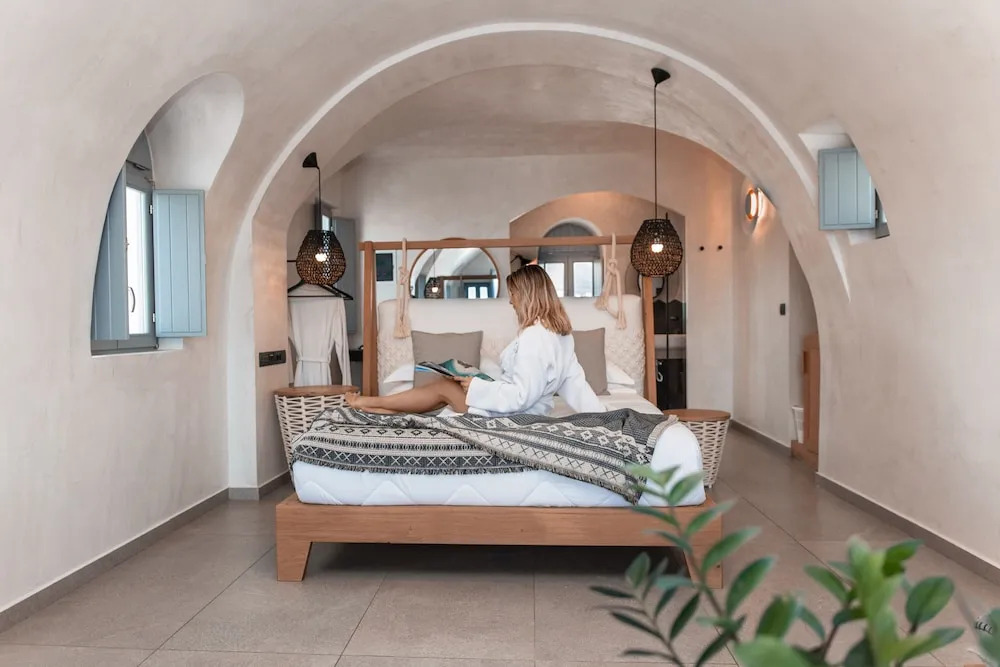 Almyra Studios & Apartments
