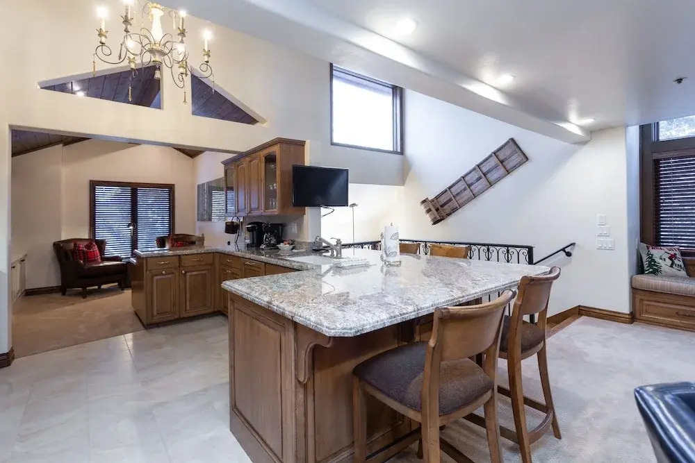 Ridgepoint at Deer Valley Resort - Three Bedroom with Hot Tub #124 3 Condo