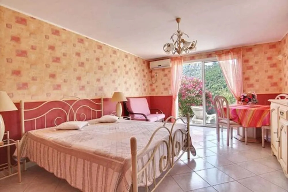 Magnifique Villa,Calme,Vue dégagée,Piscine,Parking,Wifi,Clim