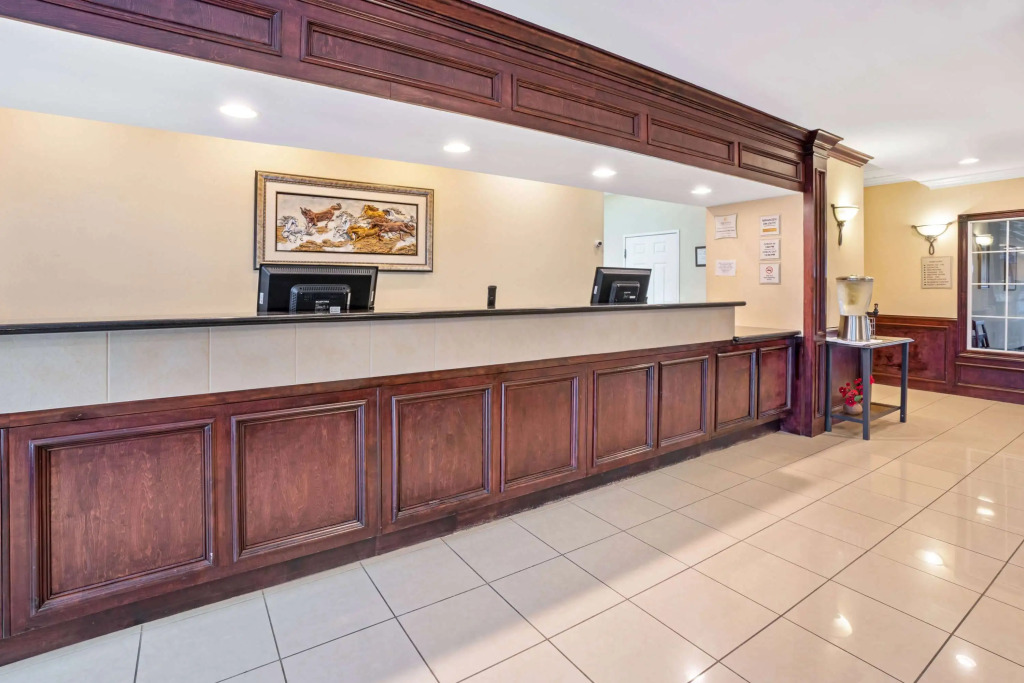 La Quinta by Wyndham Houston - Magnolia