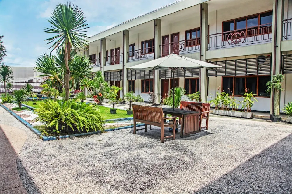 RedDoorz near Tanjung Perak