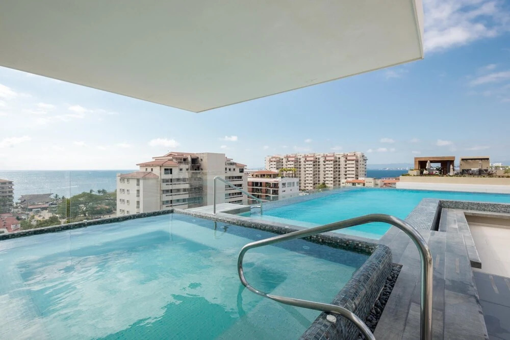 Loft 268-404 Ocean Views Spacious Balcony Rooftop Pool