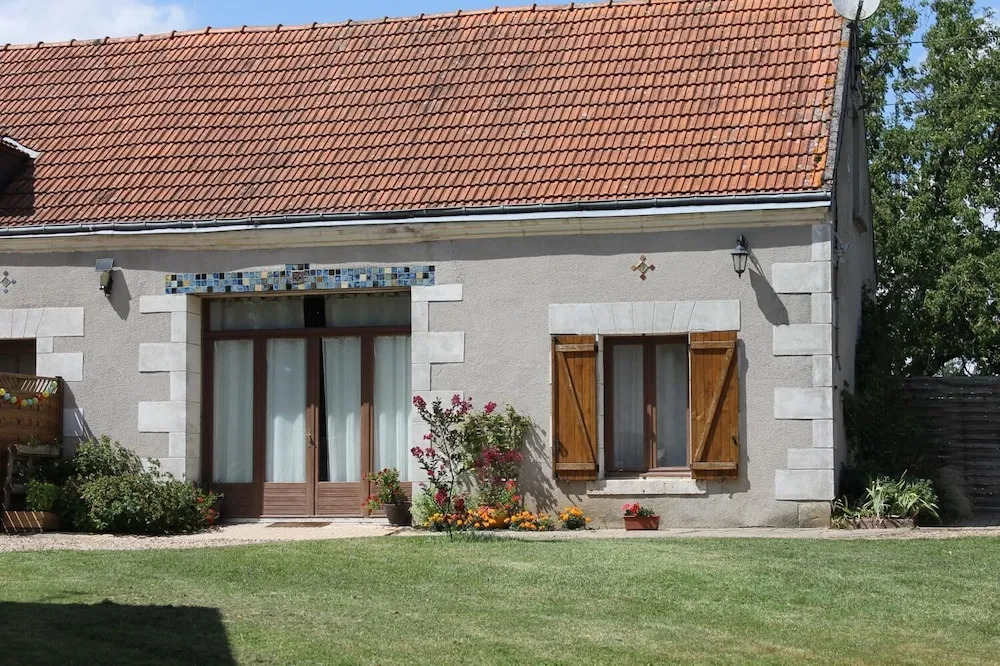Gîte 5 personnes au calme avec jardin, piscine, proche dAmboise