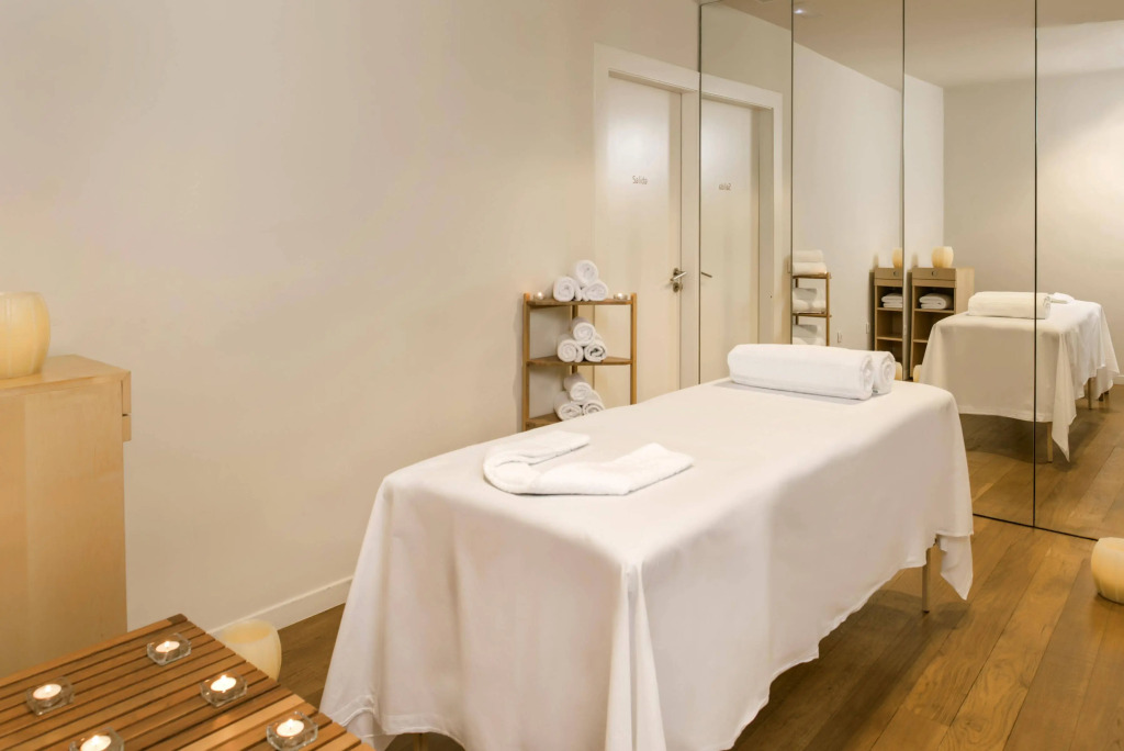 Отель Iberostar Las Letras Gran Via