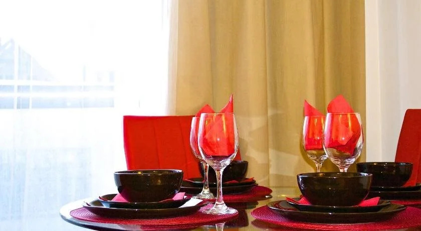 Royal Stays Suites - Blue Jays Way