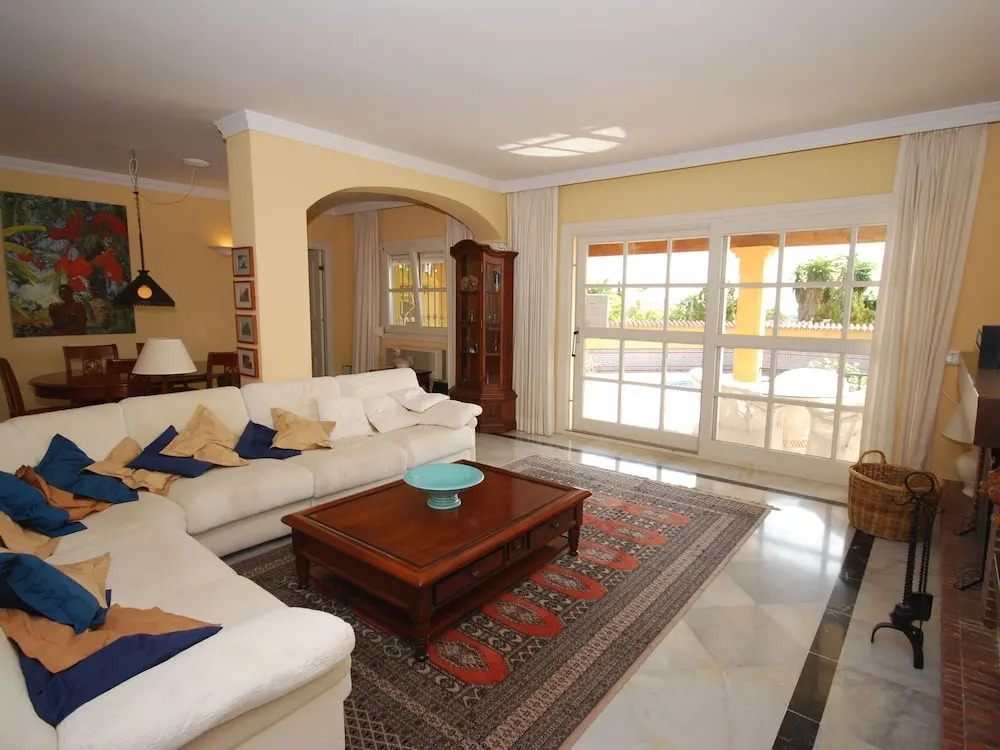 Holiday Villa near Fuengirola with Private Swimming Pool in Green Oasis