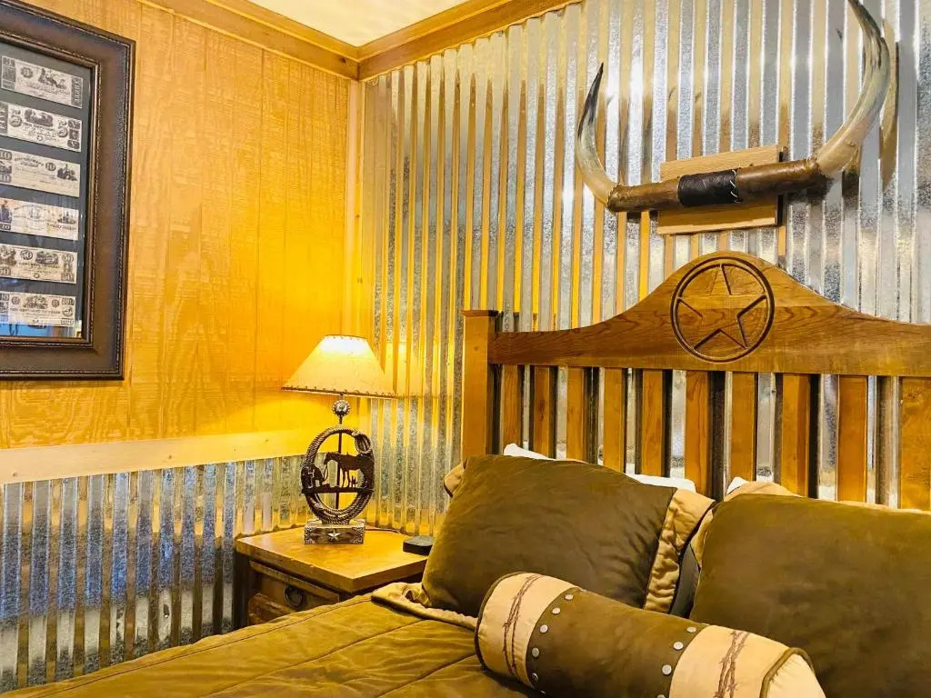 Deluxe Big Texan Multi Suite