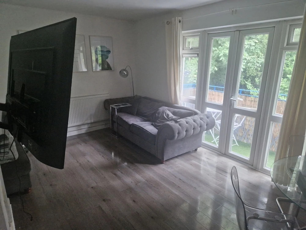 Immaculate 1-bed Apartment in Woodford Green