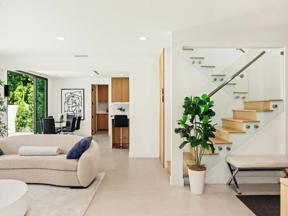 Casa Leona - Modern Masterpiece Behind Private Gates w/ Pool & Chef's Kitchen