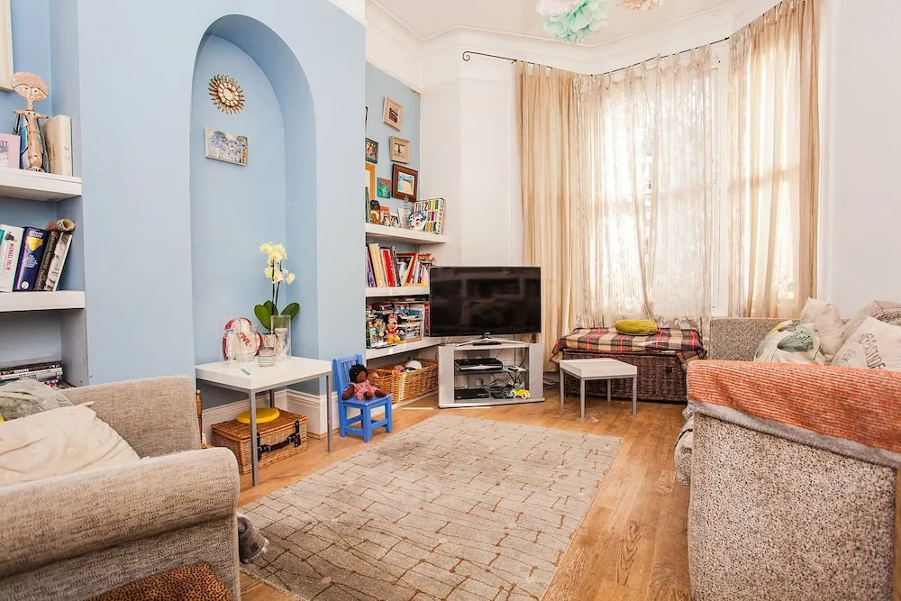 Two Bedroom Apartment Near Shepherds Bush