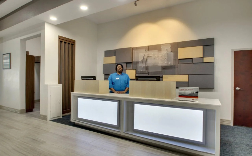 Holiday Inn Express & Suites Laurel by IHG