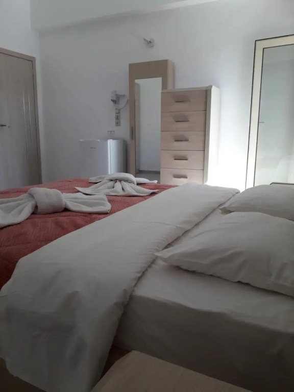 Knossos Hotel