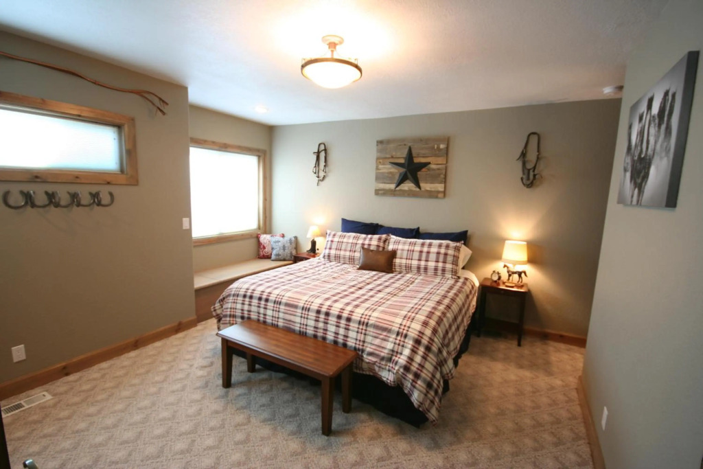 Silver Pine Lodge