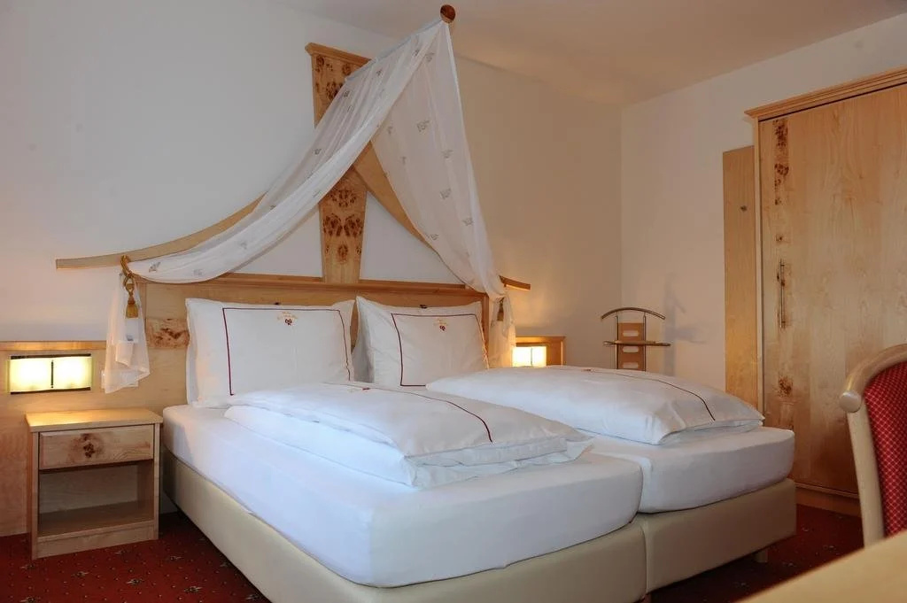 Hotel-Gasthof-Fleischerei - Zur alten Post
