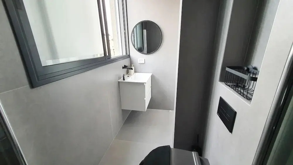 New 3 Bedroom Huge Roof Top 3 min Beach TL57