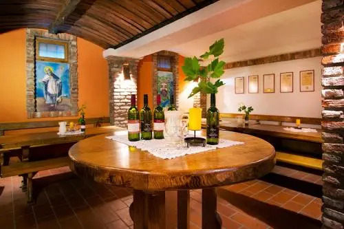 Gostišče - Guest house STARI HRAST