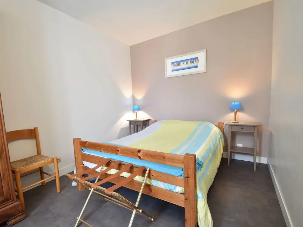 Simple Cottage Opposite the Beach and Within Walking Distance of the Facilities