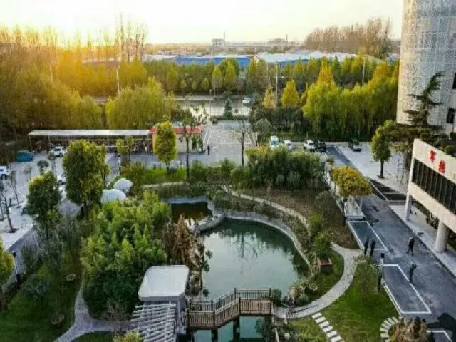 Metropoloxuchang Wenfeng Road Central Park Hote