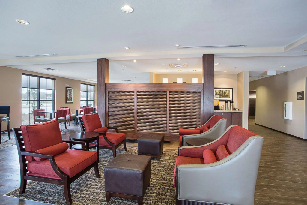 Pennant Hotel & Suites