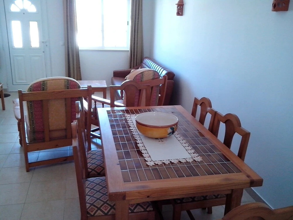 Iconic Apartment with 2 bedrooms & full kitchen 2 Apts by RedAwning
