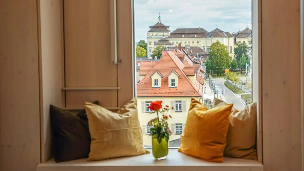 Hotel Bergamo Modern & zentral in Ludwigsburg 24h Check in 3 Min zum Schloss nachhaltiges Hotel in Holzbauweise