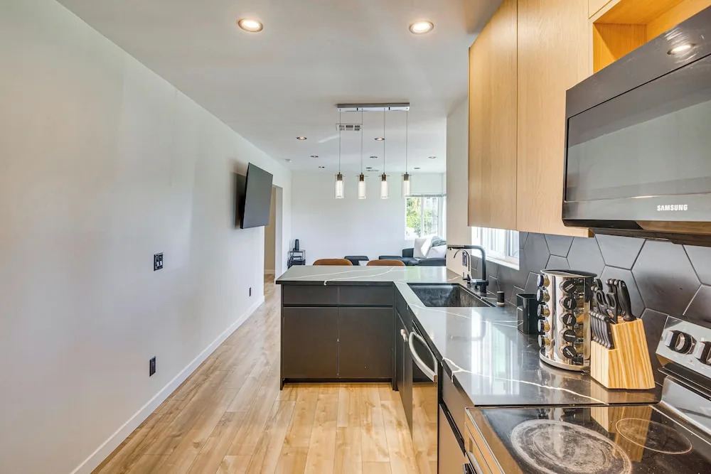 Studio Tours & Universal Fun! Burbank Family Home