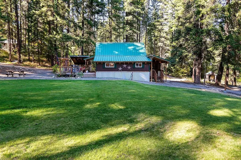 Camp David 1 Bedroom Home by NW Comfy Cabins
