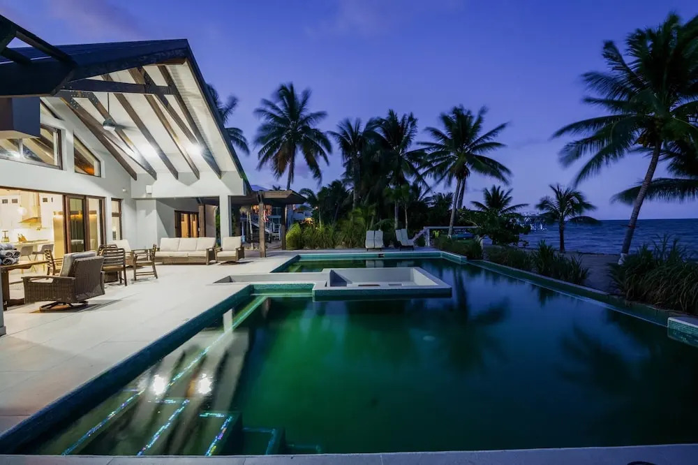 Casa de Wilson - 5 Bedroom Beachfront Villa With Amazing Pool