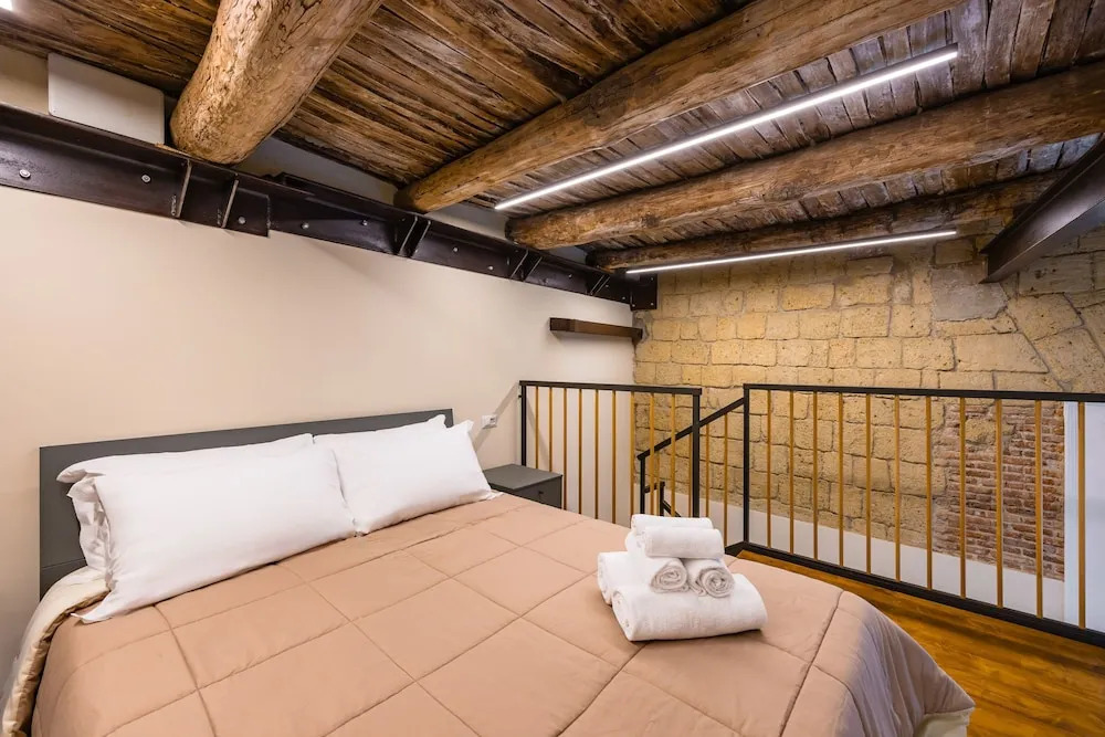 La Pinacoteca Aparthotel by NapoliApartments