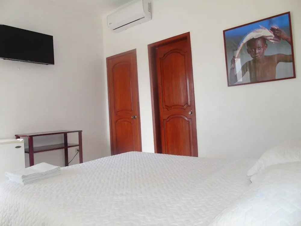 HOSTAL PIAZZOLLA