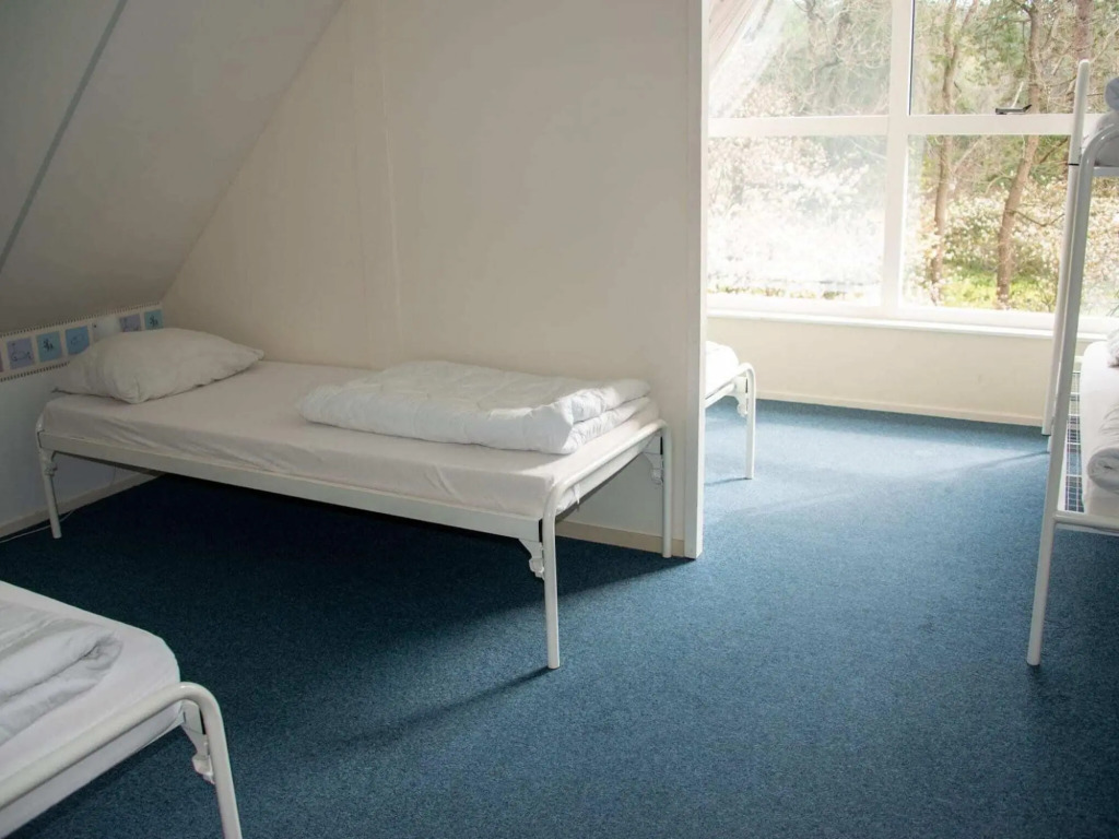 Spacious villa with sauna and hot tub, in a holiday park near a National Park