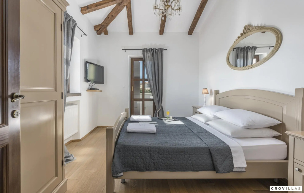 Rustica in Visnjan with 5 bedrooms and 1 bathrooms