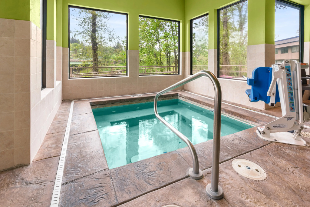 Holiday Inn Express Portland SE - Clackamas Area by IHG