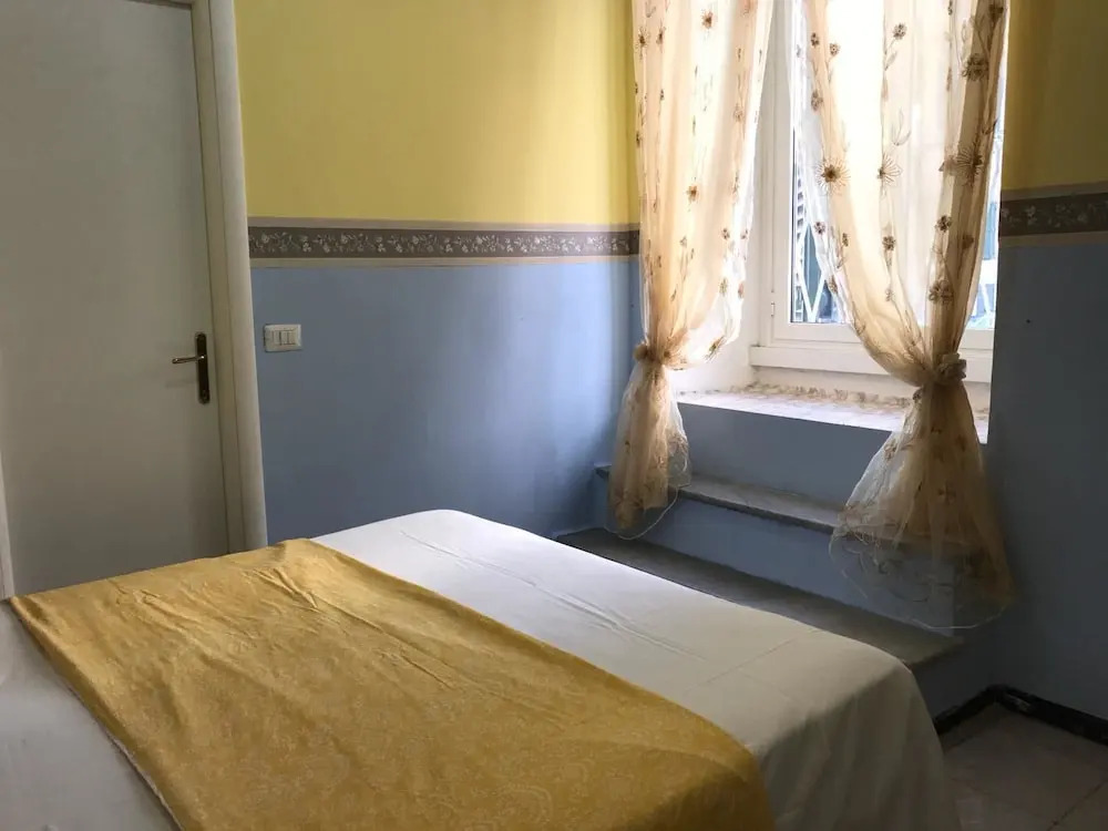 Moon Bay House Rome