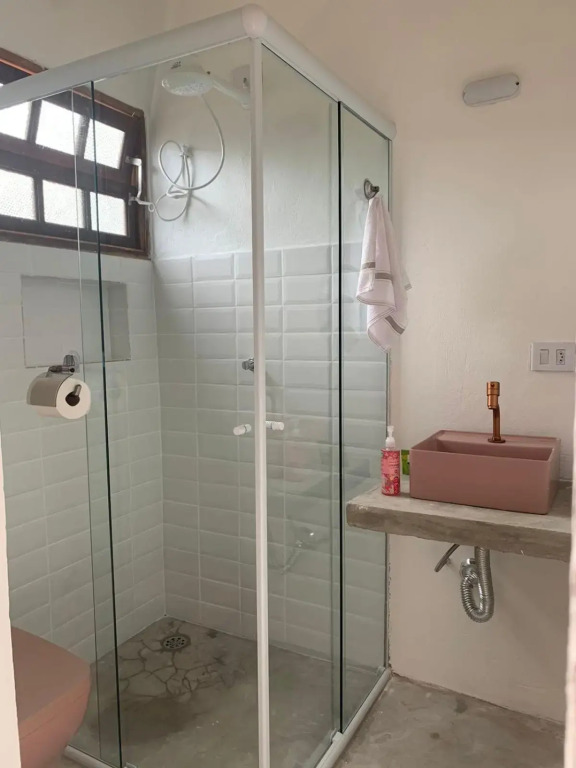 Apartamento com cachoeira no quintal