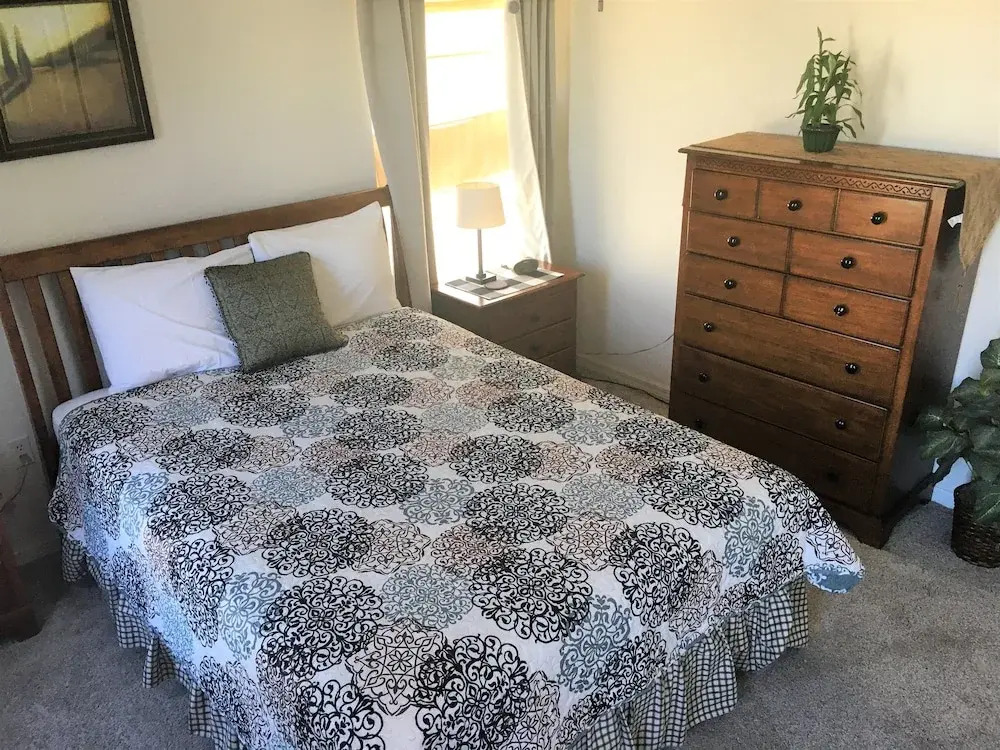 Berkeley Executive - Five Bedroom Home