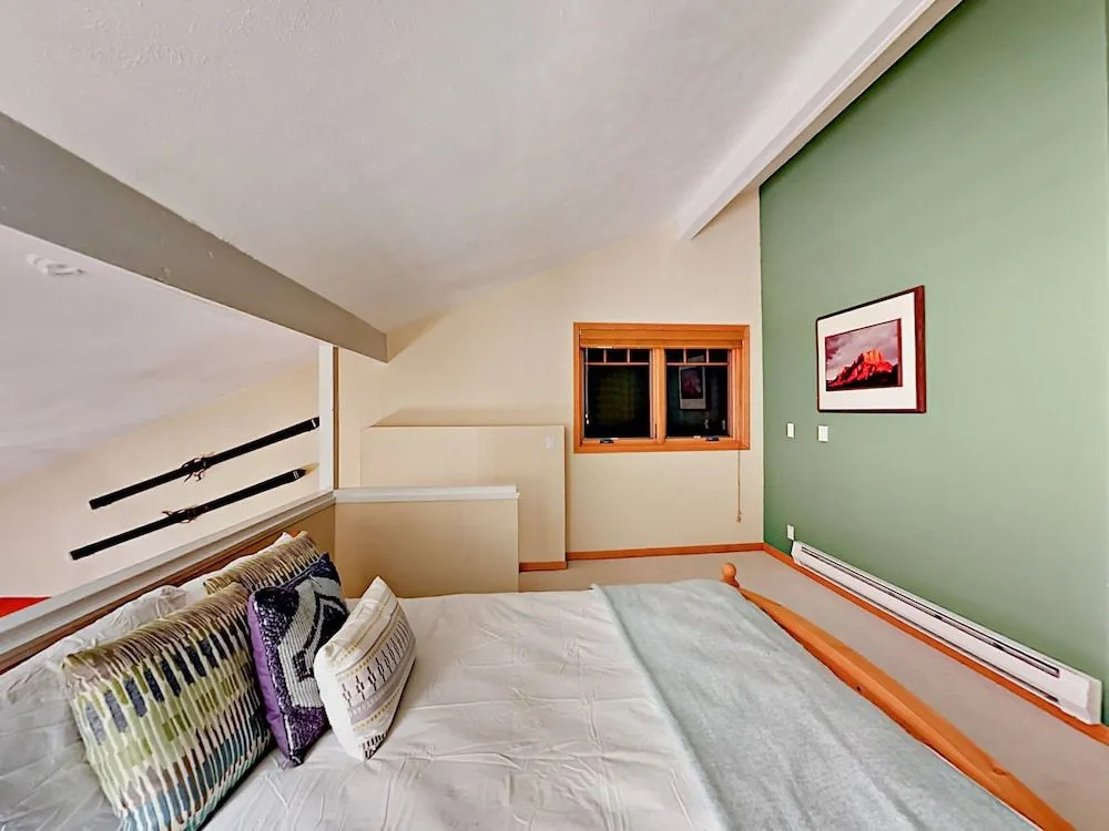 800 Columbine Road Condo Unit B9