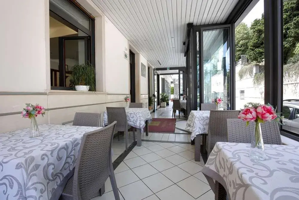 Hotel Sollievo