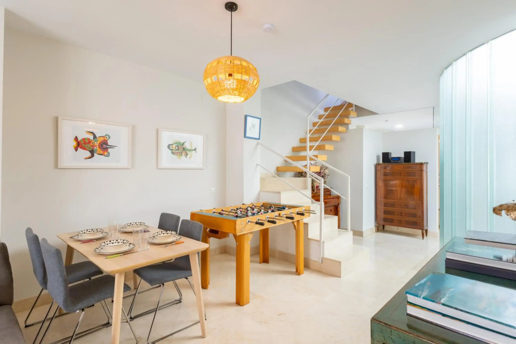 Charming 2 Bedroom Apartment with Private Roof-Top in the Heart of Seville