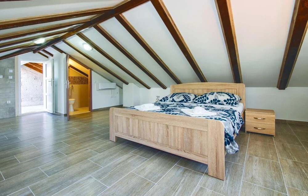 Beautiful Home in Pucisca With 3 Bedrooms, Wifi and Outdoor Swimming Pool
