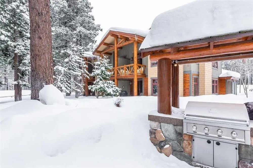 Stylish End Unit On Fairway, Hot Tub - Walk To Lift 2 Bedroom Condo
