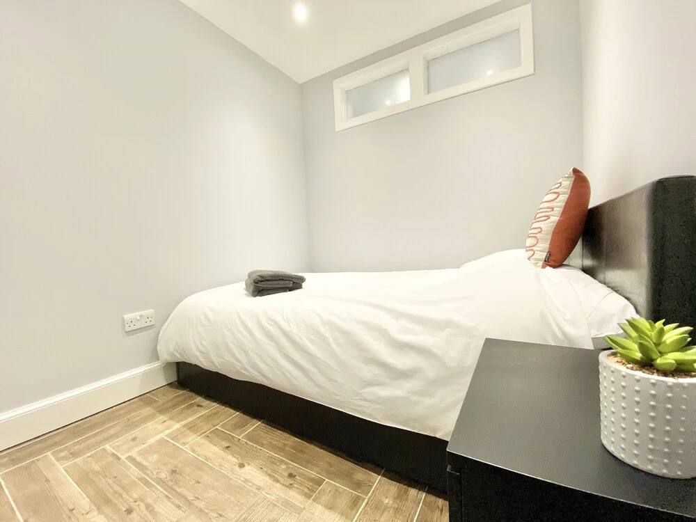 Premium 4 bed Apartment, West End of Glasgow