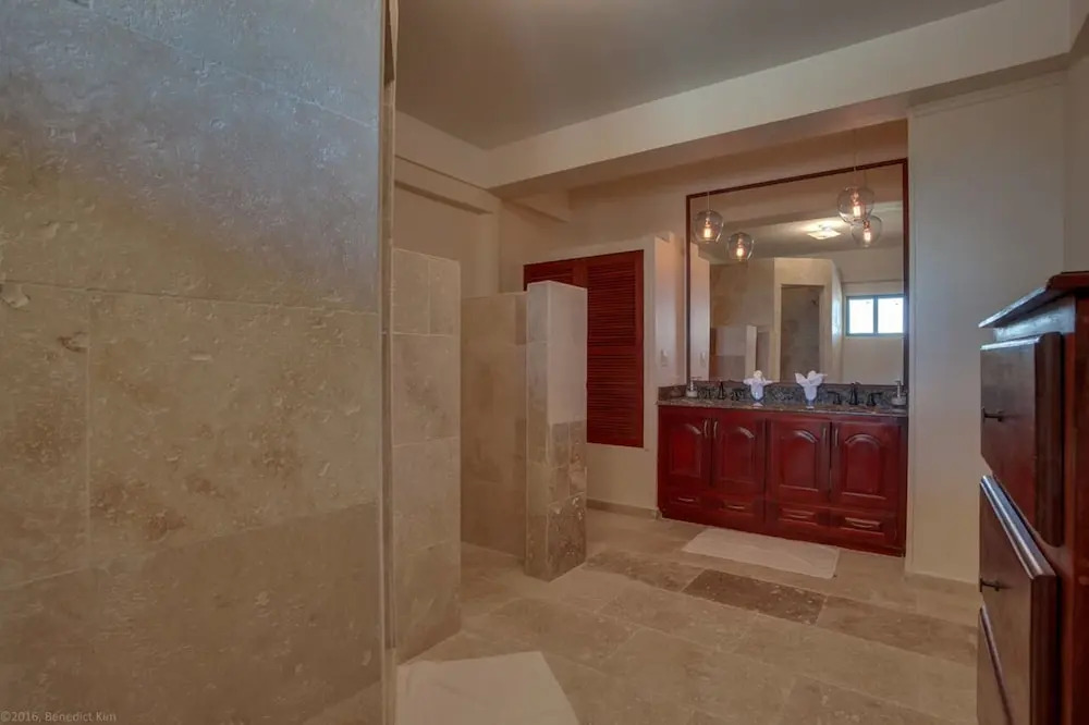 Mission Bay - Large 5 Bedroom Oceanfront w Pier and Pool