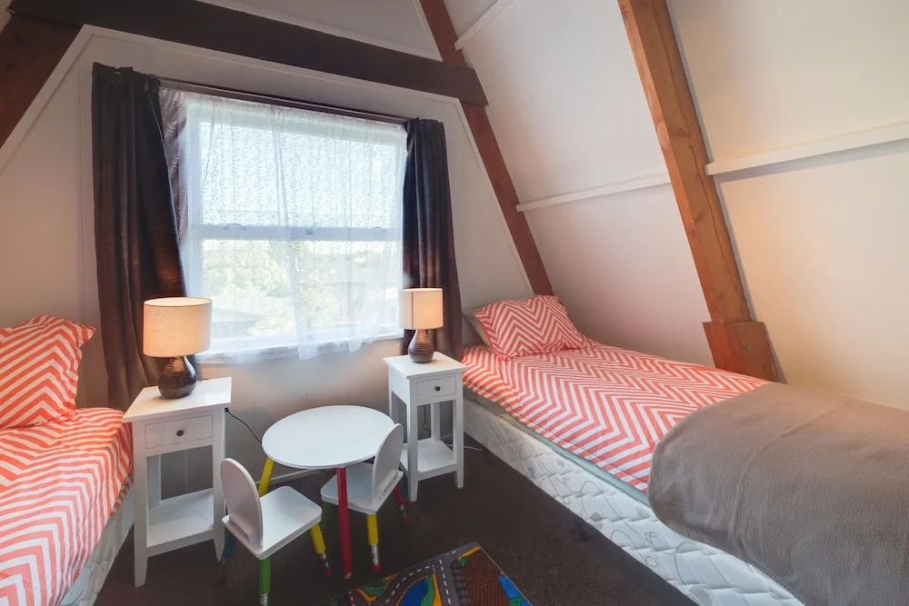 Awesome 3 bed Rotorua Lake House