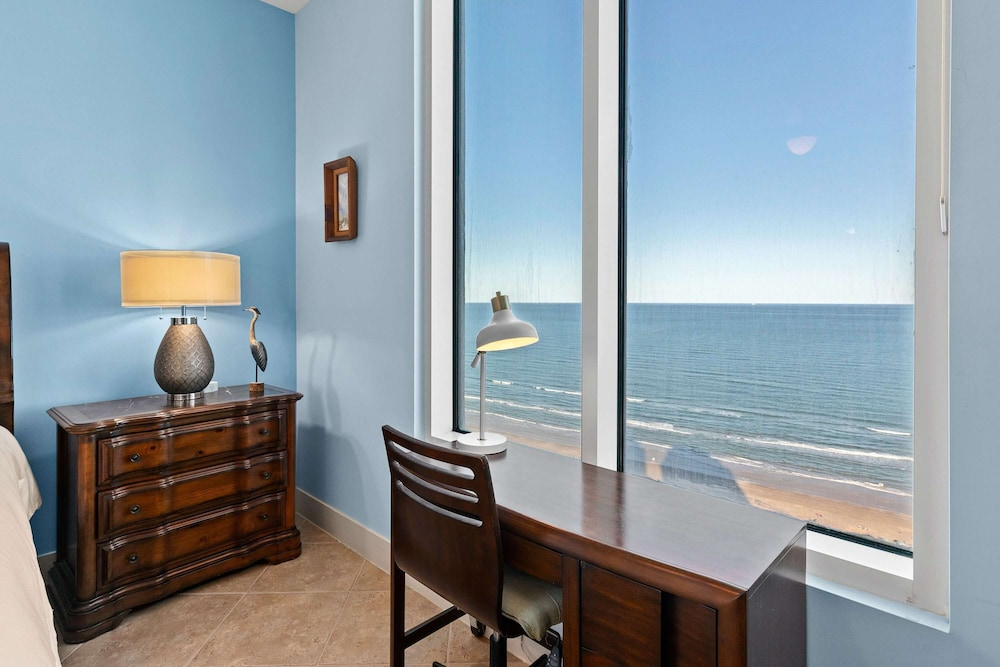 Sapphire Beach - Breathtaking 26th Floor - Views