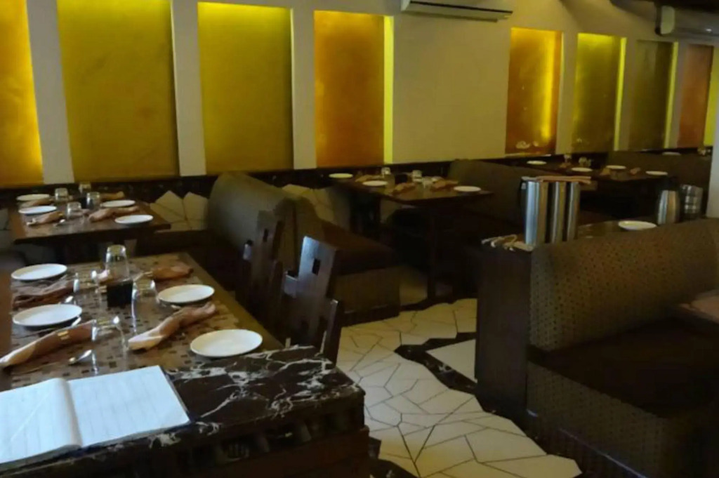 FabHotel Shubhangan - Nr Bandra