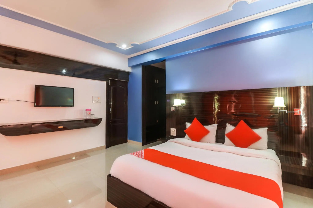 Niloy Guest House By OYO Rooms